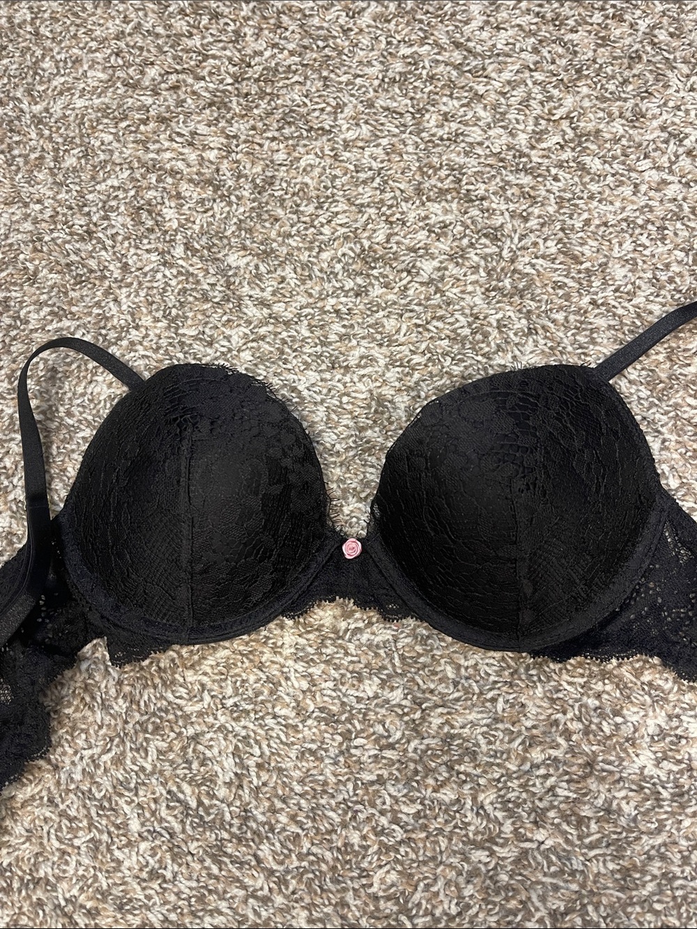 NWT Victorias Secret - Lace Push-Up Bra - Black - 34B